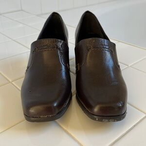 A woman dress shoe made by Franco Sarto. Size 5.5 Medium